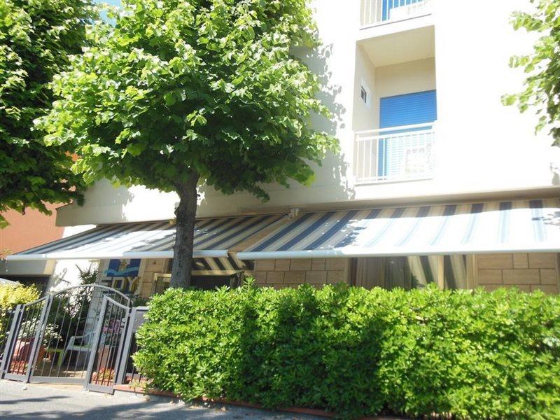Hotel Edy Римини Экстерьер фото