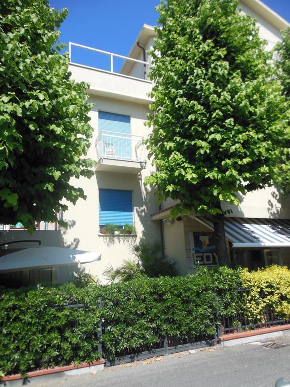 Hotel Edy Римини Экстерьер фото