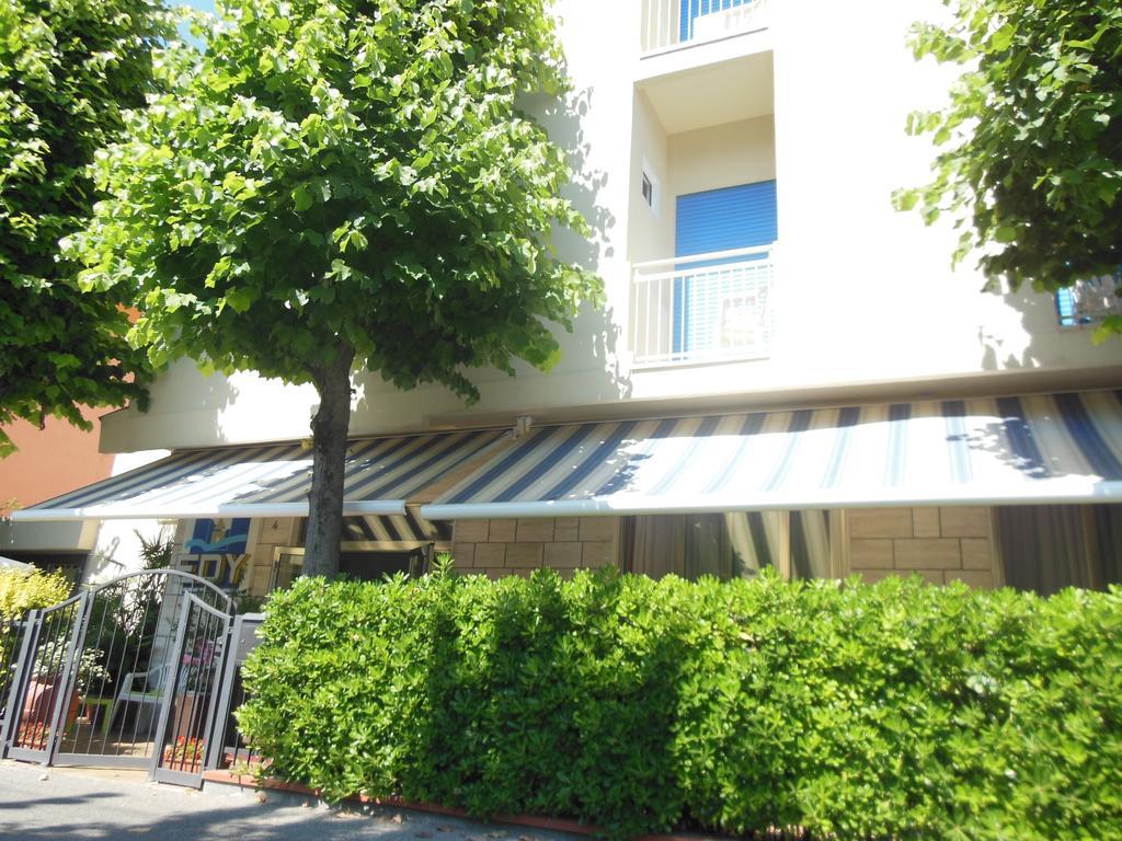 Hotel Edy Римини Экстерьер фото
