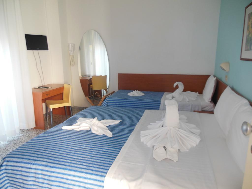 Hotel Edy Римини Экстерьер фото