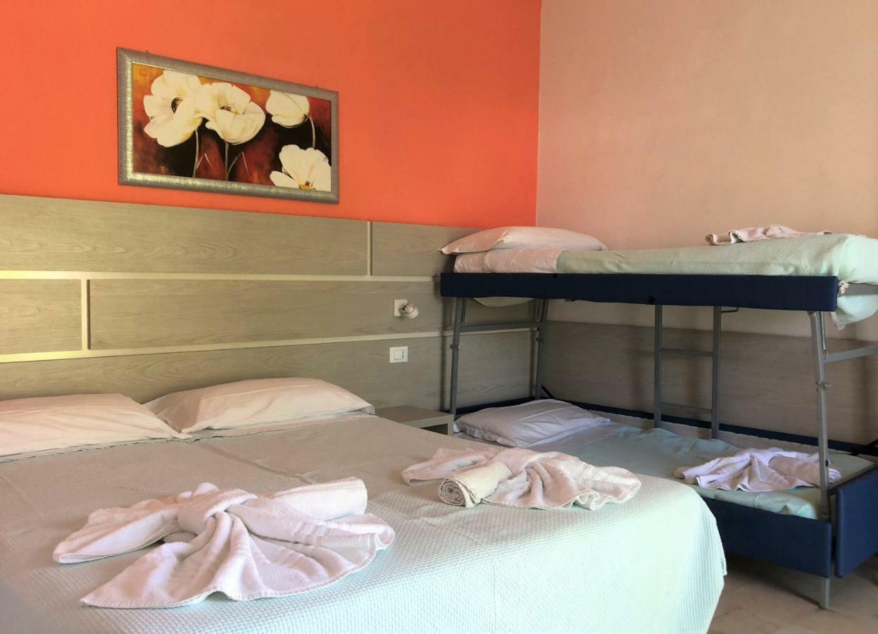 Hotel Edy Римини Экстерьер фото