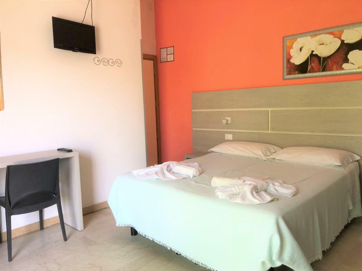 Hotel Edy Римини Экстерьер фото
