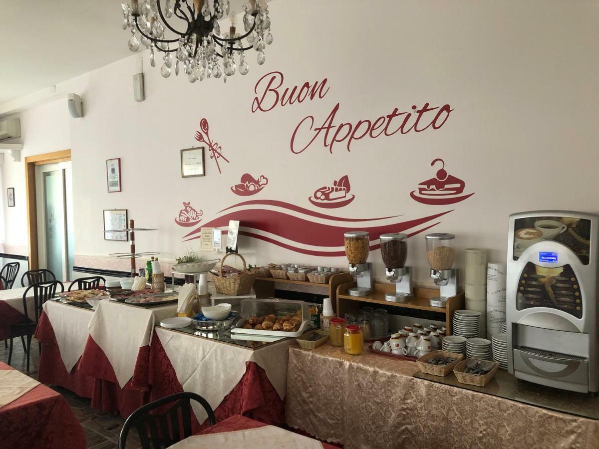 Hotel Edy Римини Экстерьер фото