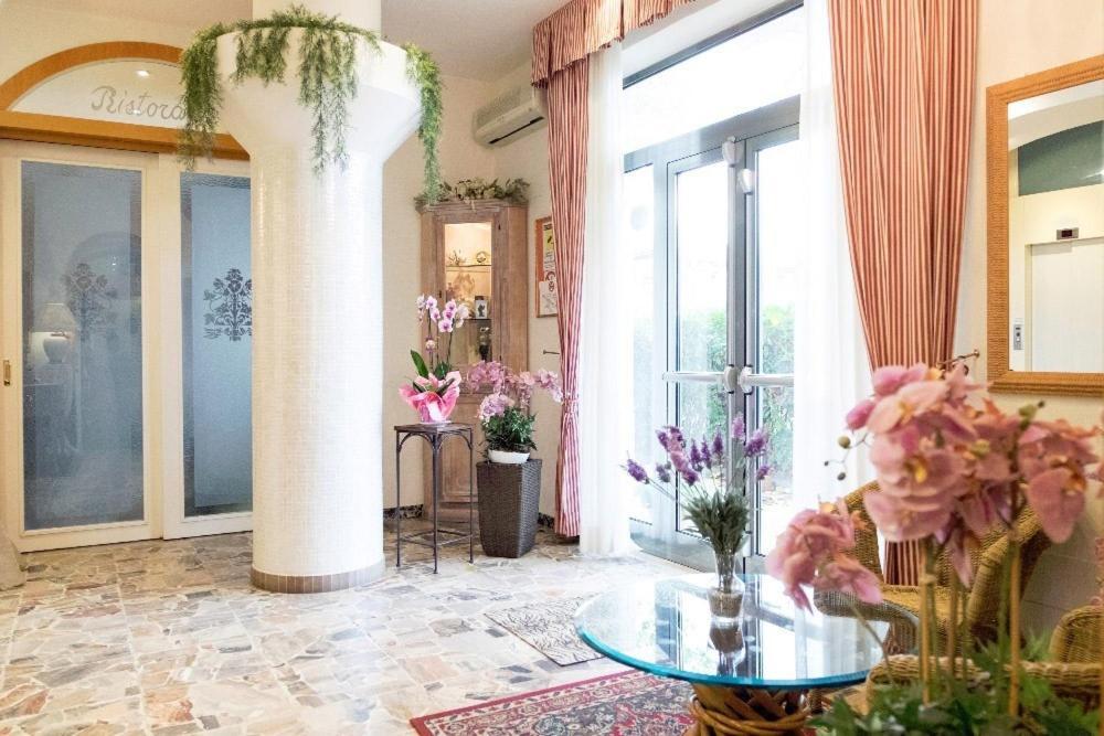 Hotel Edy Римини Экстерьер фото