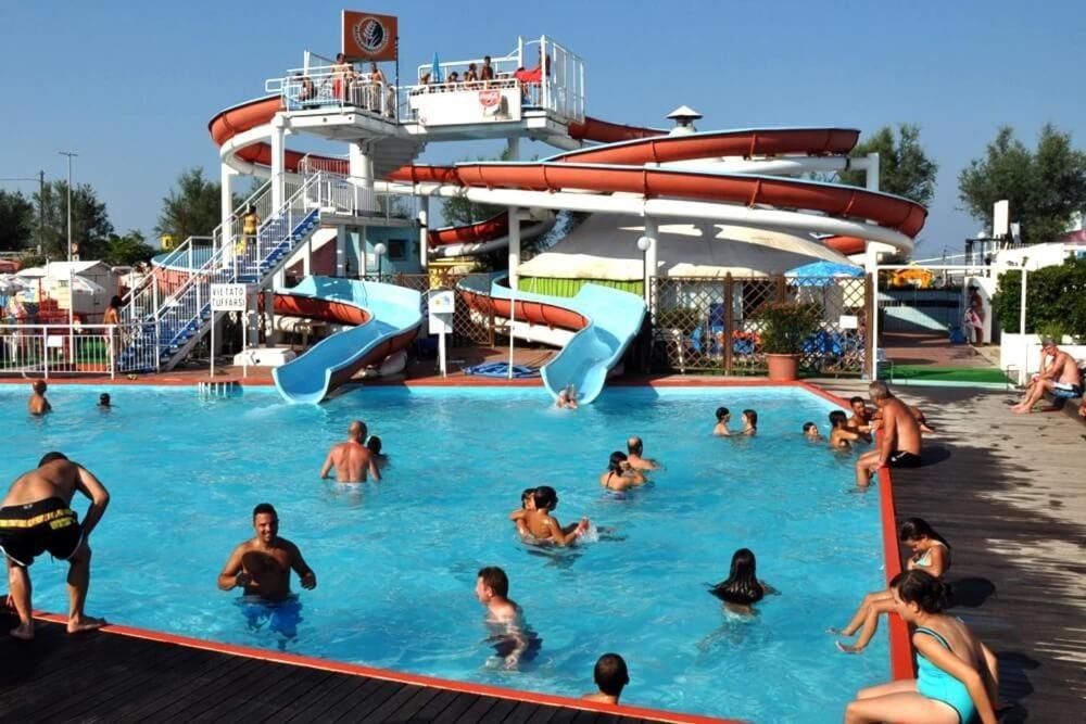 Hotel Edy Римини Экстерьер фото