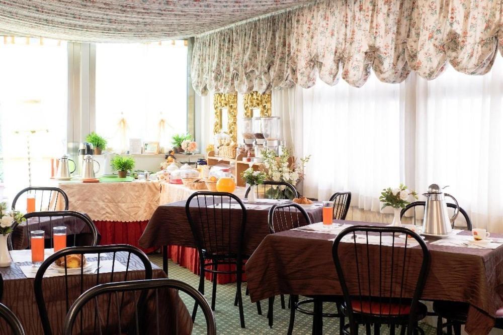 Hotel Edy Римини Экстерьер фото