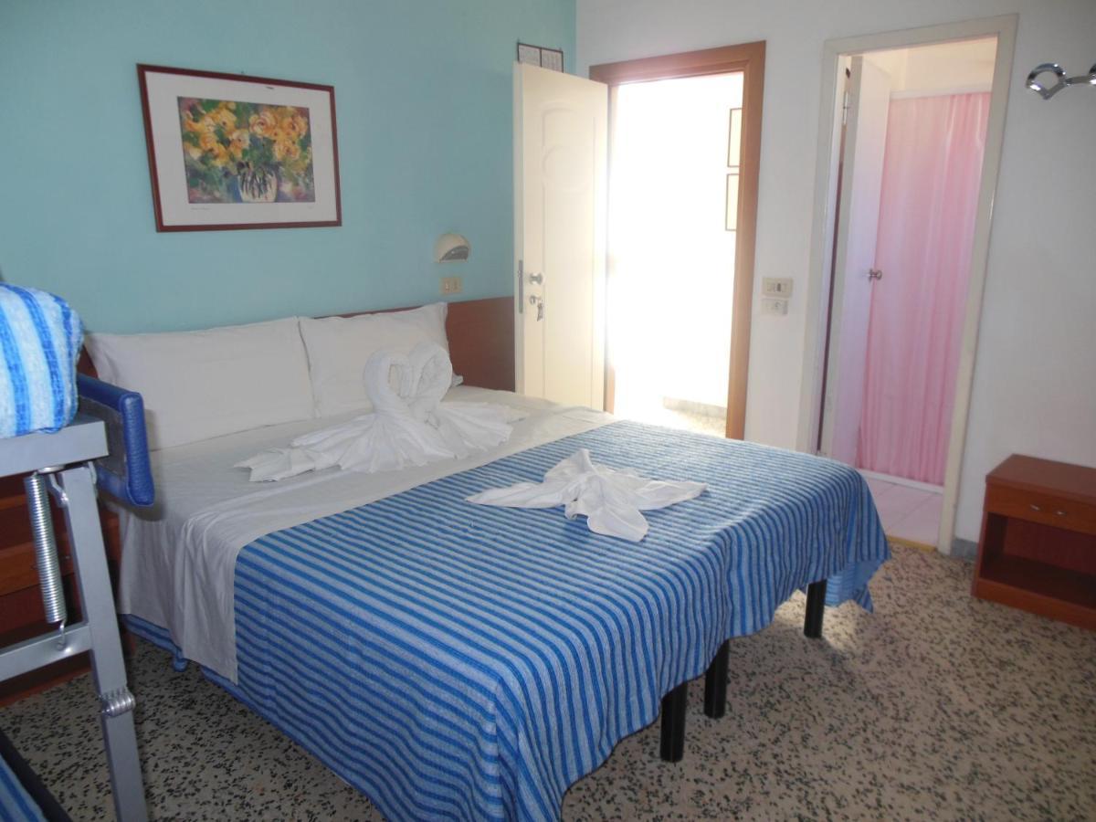 Hotel Edy Римини Экстерьер фото