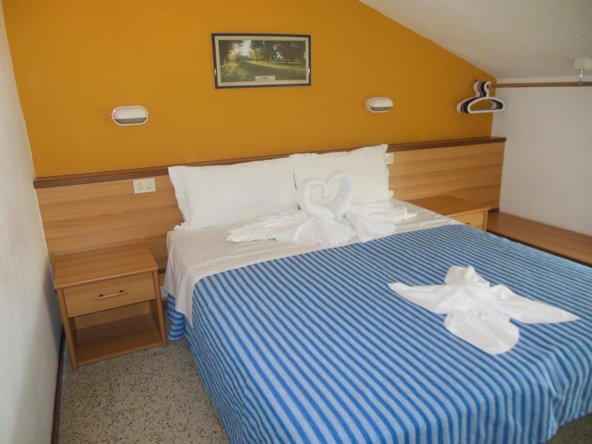 Hotel Edy Римини Экстерьер фото