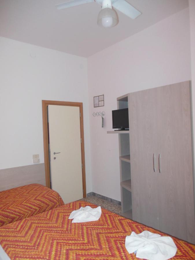 Hotel Edy Римини Экстерьер фото