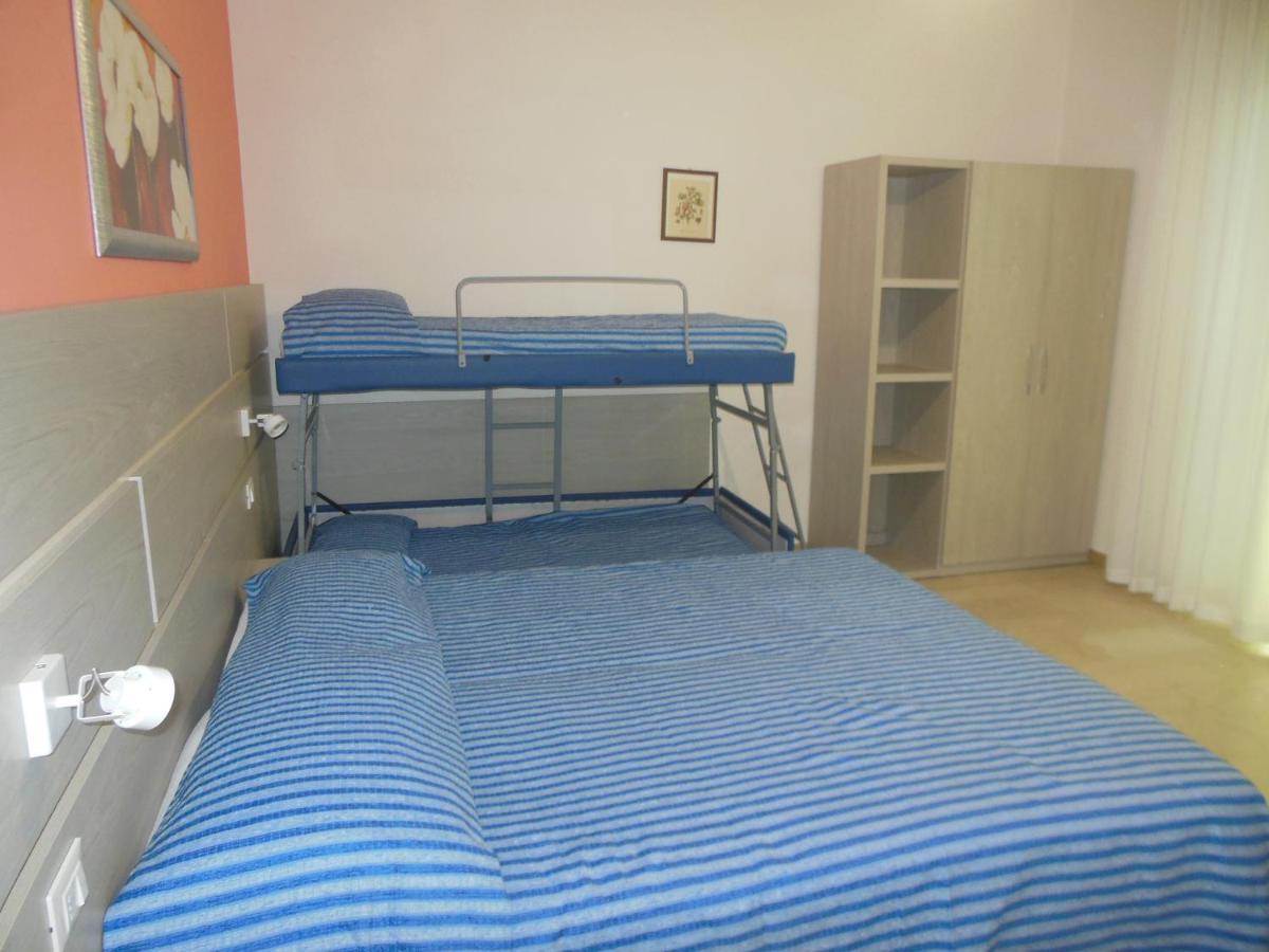 Hotel Edy Римини Экстерьер фото